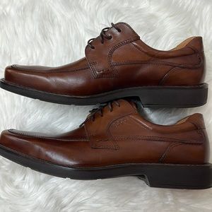 ECCO Genuine Leather brown dress shoe